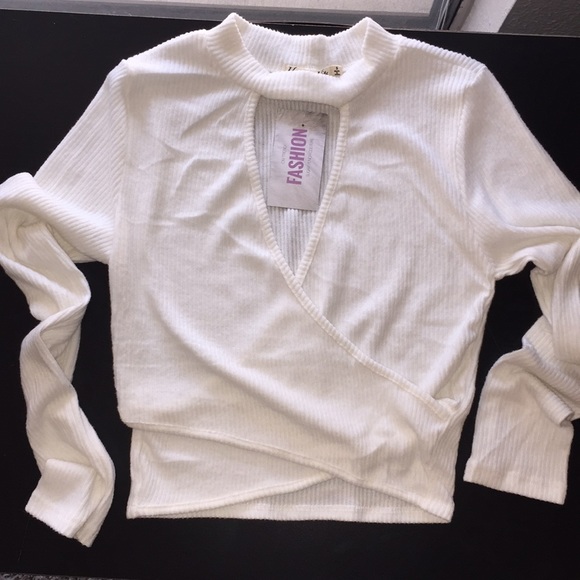 🍁SALE🍁LAST ONE 🎉White Choker Crop Top - Picture 4 of 6